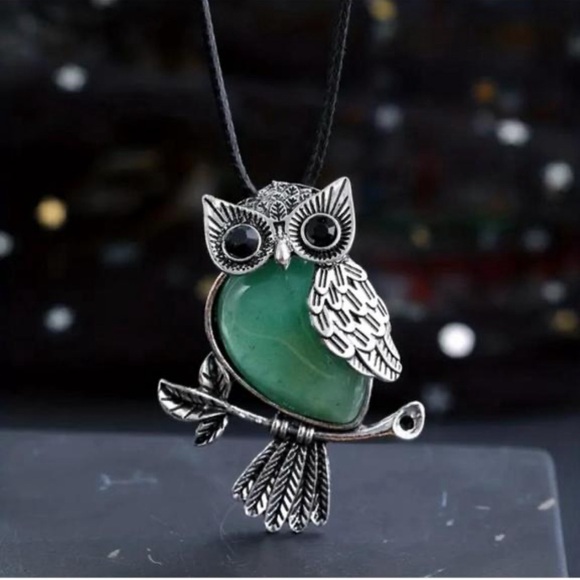 11 🖤 Aventurine Natural Crystal Owl Healing Stone Pendant Necklace - Picture 2 of 3